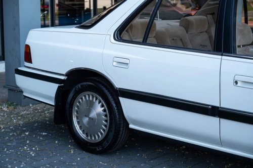 A Museum-Grade Legend V6 Turned Up In A Place Acura Never Sold One