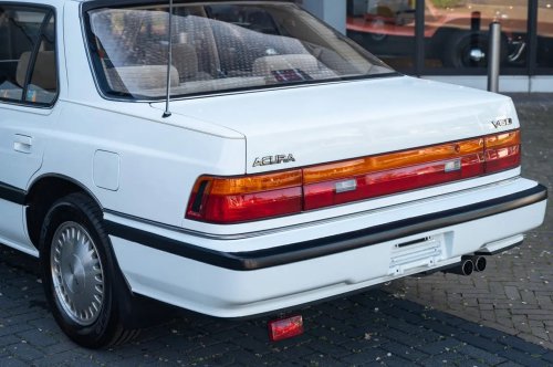 A Museum-Grade Legend V6 Turned Up In A Place Acura Never Sold One