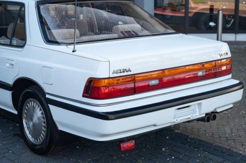 A Museum-Grade Legend V6 Turned Up In A Place Acura Never Sold One
