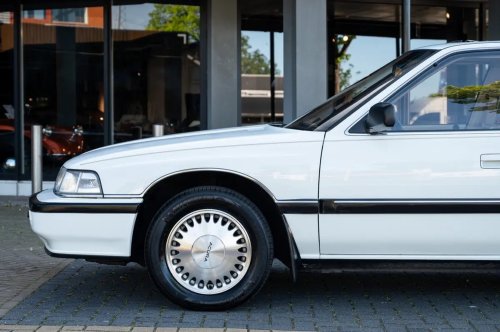 A Museum-Grade Legend V6 Turned Up In A Place Acura Never Sold One