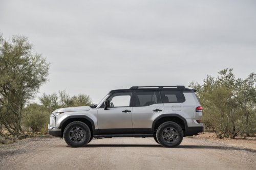 Lexus, Lexus GX, Lexus Exec Basically Confirmed A GX 550h Hybrid, But It May Lose What Buyers Love Most
