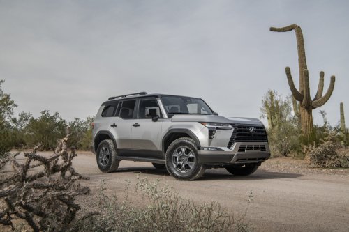 Lexus, Lexus GX, Lexus Exec Basically Confirmed A GX 550h Hybrid, But It May Lose What Buyers Love Most