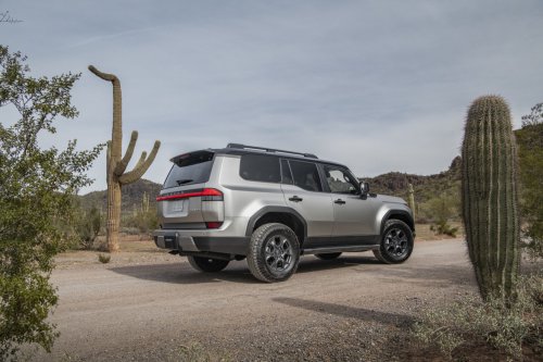 Lexus Exec Basically Confirmed A GX 550h Hybrid, But It May Lose What Buyers Love Most