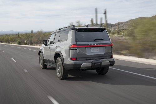 Lexus Exec Basically Confirmed A GX 550h Hybrid, But It May Lose What Buyers Love Most