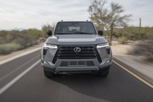Lexus Exec Basically Confirmed A GX 550h Hybrid, But It May Lose What Buyers Love Most
