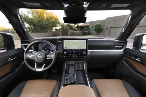 Lexus Exec Basically Confirmed A GX 550h Hybrid, But It May Lose What Buyers Love Most