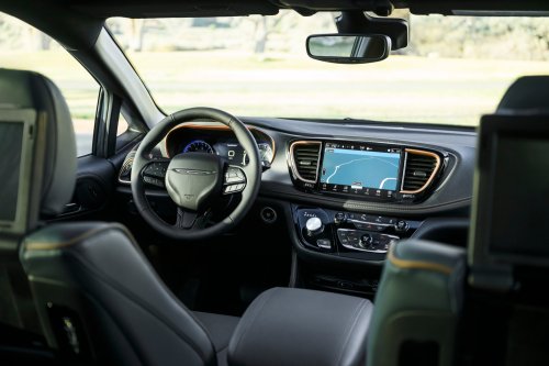 Chrysler’s Already Slashing 2027 Pacifica Pricing A Month After Its Debut