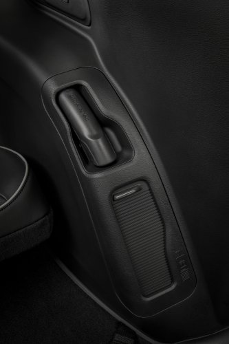 Chrysler’s Already Slashing 2027 Pacifica Pricing A Month After Its Debut