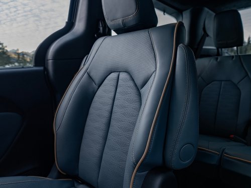 Chrysler’s Already Slashing 2027 Pacifica Pricing A Month After Its Debut