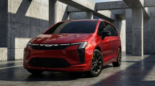 Chrysler, Chrysler Celebrates America’s 250th Anniversary  With A Canadian Minivan