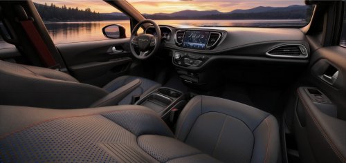 Chrysler, Chrysler Celebrates America’s 250th Anniversary  With A Canadian Minivan