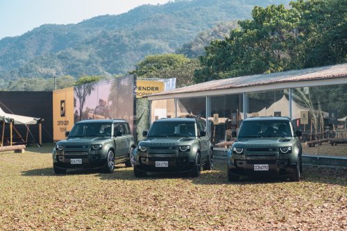 2.6 Tons Of Defender Trophy Crossed A Log Bridge We Built Ourselves