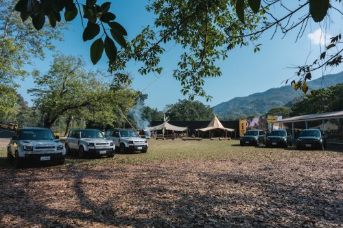 2.6 Tons Of Defender Trophy Crossed A Log Bridge We Built Ourselves