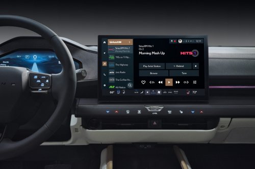 Lexus’s New ES Infotainment Acts Like A Tablet, Talks Back In The Gender You Pick
