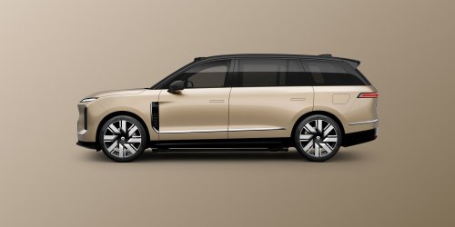 Nio’s New $57K Flagship Swaps Its Whole Battery Faster Than You Can Pump Gas