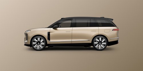Nio’s New $57K Flagship Swaps Its Whole Battery Faster Than You Can Pump Gas