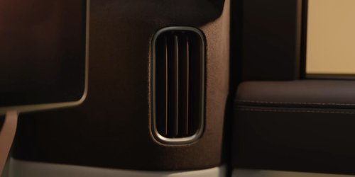 Nio’s New $57K Flagship Swaps Its Whole Battery Faster Than You Can Pump Gas