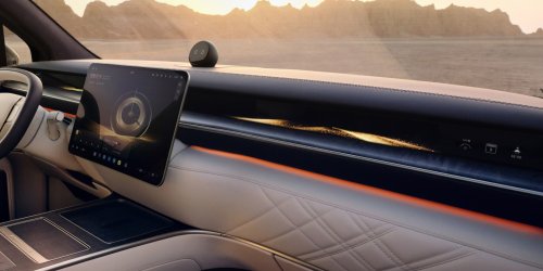 Nio’s New $57K Flagship Swaps Its Whole Battery Faster Than You Can Pump Gas