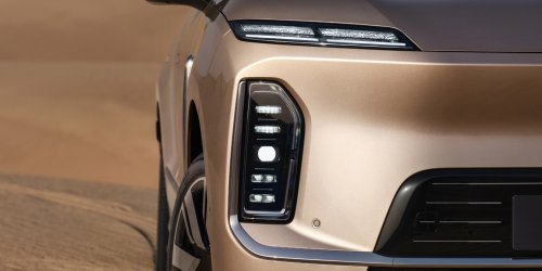 Nio’s New $57K Flagship Swaps Its Whole Battery Faster Than You Can Pump Gas