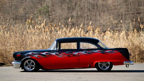 Pontiac’s 1955 Chieftain Came Back With A 509ci V8 And No Mercy