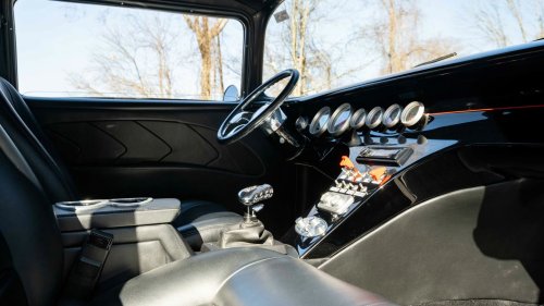Pontiac’s 1955 Chieftain Came Back With A 509ci V8 And No Mercy