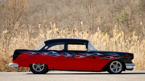 Pontiac’s 1955 Chieftain Came Back With A 509ci V8 And No Mercy