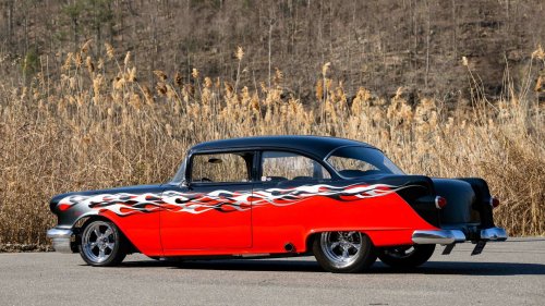 Pontiac’s 1955 Chieftain Came Back With A 509ci V8 And No Mercy