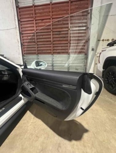 A 25-Mile 2018 Porsche GT2 RS Just Sold For $710,000 And Doesn’t Even Shift Into Gear