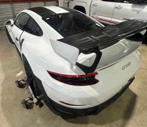 Porsche, A 25-Mile 2018 Porsche GT2 RS Just Sold For $710,000 And Doesn’t Even Shift Into Gear