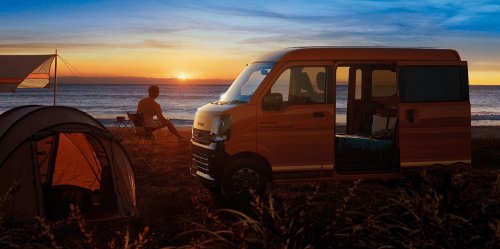 Suzuki’s $8,400 Kei Van Still Has Crank Windows, But It Also Has A Manual