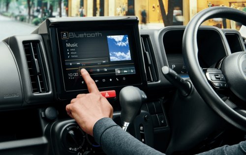 Suzuki’s $8,400 Kei Van Still Has Crank Windows, But It Also Has A Manual