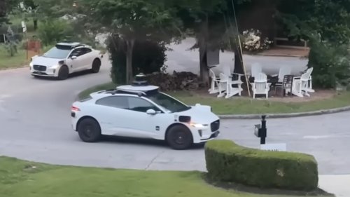 Dozens Of Empty Waymo Robotaxis Keep  Circling An Atlanta Cul-De-Sac For Hours