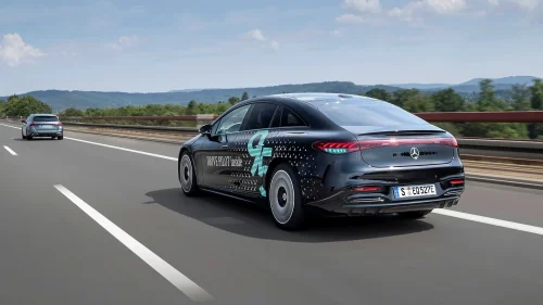 Mercedes Started The Turquoise Trend For Cars In Self-Driving Mode, China Is Finishing It