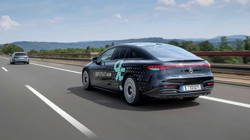 Mercedes, Mercedes Started The Turquoise Trend For Cars In Self-Driving Mode, China Is Finishing It