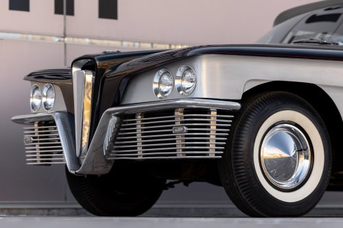 This One-Off Chrysler Wagon Has A Roof That Slides Open Into A Pickup
