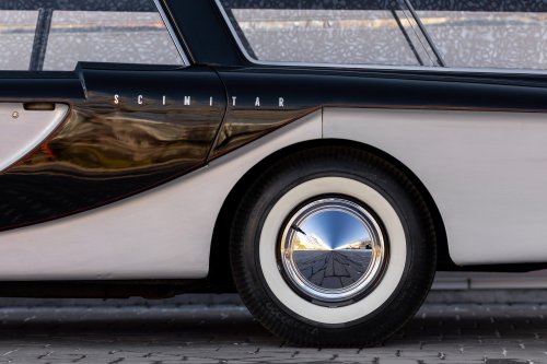 This One-Off Chrysler Wagon Has A Roof That Slides Open Into A Pickup