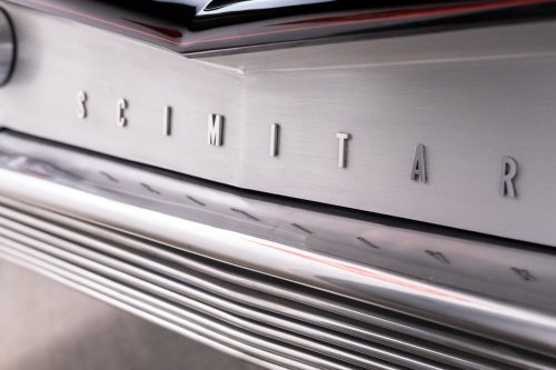 This One-Off Chrysler Wagon Has A Roof That Slides Open Into A Pickup