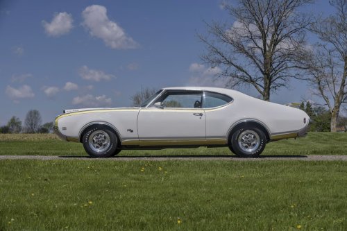 The 1969 Hurst/Olds Had A ‘His And Hers’ Shifter, And Yes, It Means What You Think
