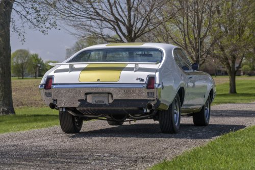 The 1969 Hurst/Olds Had A ‘His And Hers’ Shifter, And Yes, It Means What You Think