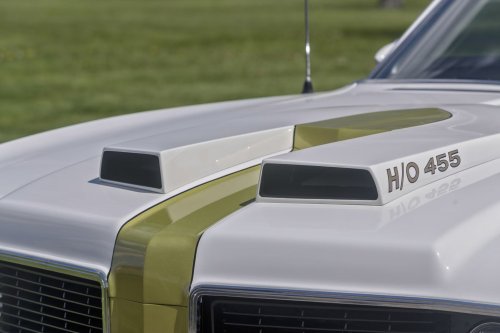 The 1969 Hurst/Olds Had A ‘His And Hers’ Shifter, And Yes, It Means What You Think