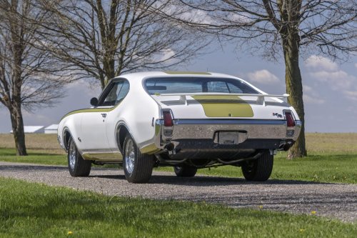 The 1969 Hurst/Olds Had A ‘His And Hers’ Shifter, And Yes, It Means What You Think