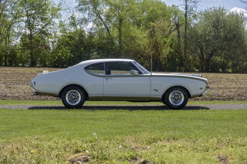 The 1969 Hurst/Olds Had A ‘His And Hers’ Shifter, And Yes, It Means What You Think
