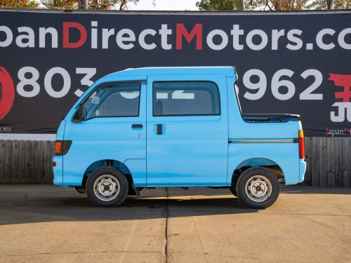 Daihatsu’s $12,950 Kei Van Is Also A Crew-Cab Pickup With A 34-Inch Bed