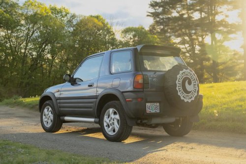 This Three-Pedal Toyota RAV4 Is A Reminder Of Everything The New One Gave Up