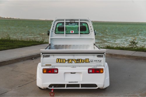 This Manual Honda Kei Truck Makes Less Power Than Some Ride-On Mowers