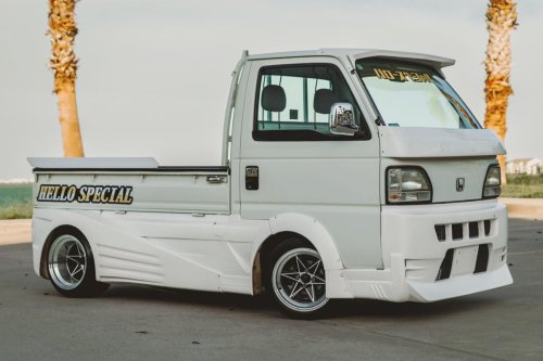 This Manual Honda Kei Truck Makes Less Power Than Some Ride-On Mowers