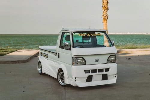 This Manual Honda Kei Truck Makes Less Power Than Some Ride-On Mowers