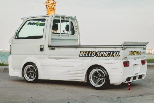 This Manual Honda Kei Truck Makes Less Power Than Some Ride-On Mowers