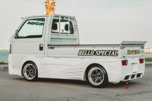This Manual Honda Kei Truck Makes Less Power Than Some Ride-On Mowers