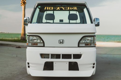 This Manual Honda Kei Truck Makes Less Power Than Some Ride-On Mowers